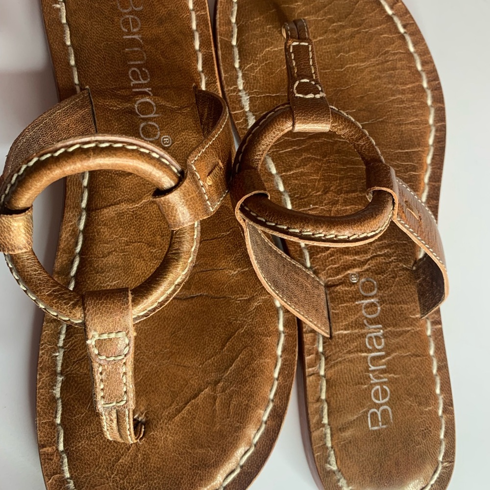 Bernardo women’s Matrix 2 thong sandal size6M - Picture 10 of 10